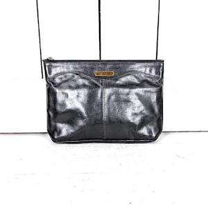 Bolso de mano vintage de piel negra