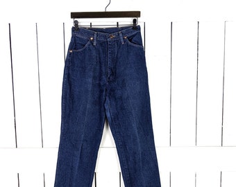 Wrangler high waisted straight leg blue denim vintage jeans made in the USA