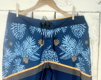 90er Jahre ONeill Herren Blue Badeshorts mit Blumenmuster
