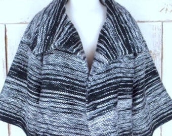 Black/grey/white woven striped trapeze coat/blanket jacket/90s vintage jacket/16