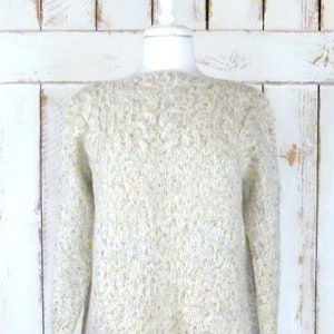 Vintage oatmeal ivory chunky knit pullover sweater