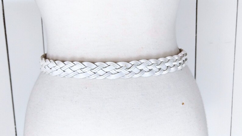 White braided distressed leather belt90s vintage woven leather boho festival beltsm