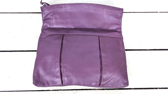 Vintage purple leather clutch hand bag purse - image 4