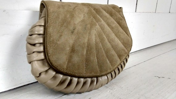 Vintage tan beige suede leather small clutch bag … - image 4