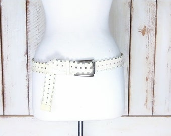 VINTAGE 90s White Vegan Faux Leather Western Silver Buckle  display picture 3