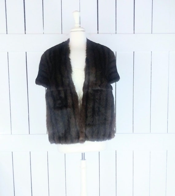 Vintage fur stole wrap/40s/50s brown fur capelet/… - image 1