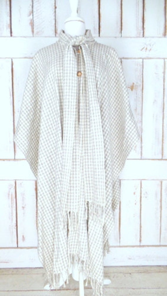 Vintage ivory/grey checkered plaid wool fringe po… - image 2