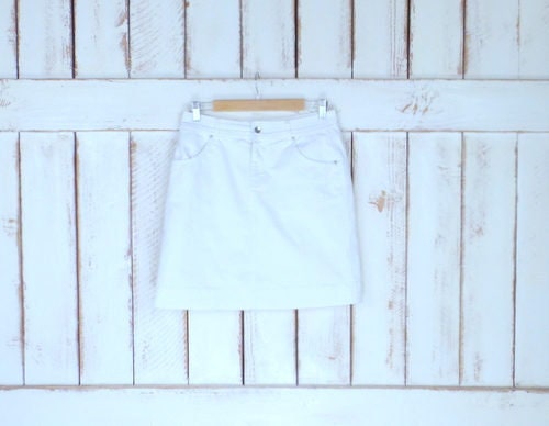 American Eagle white denim skirt, size 8 ‼️DO NOT... - Depop