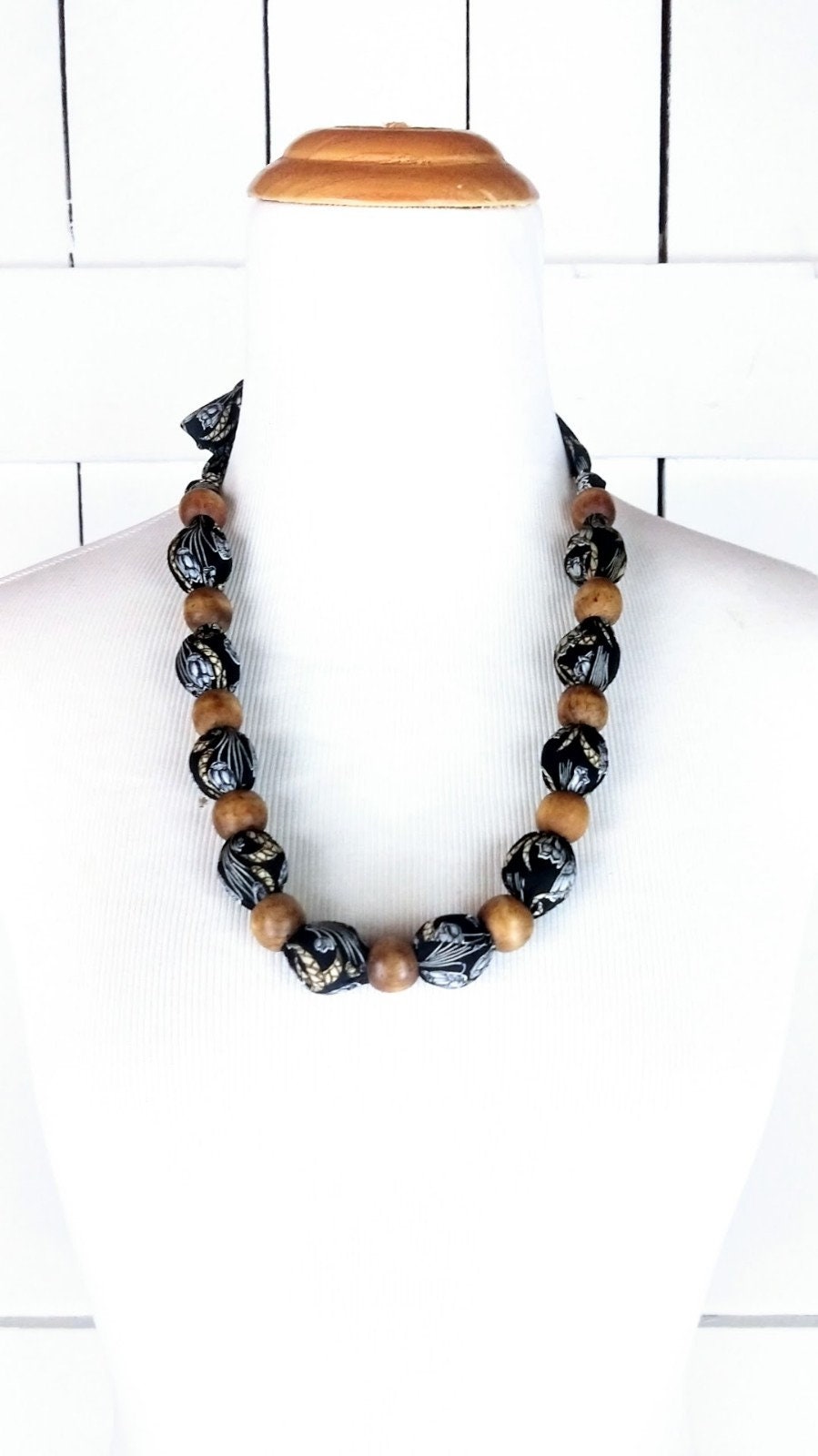 Vintage wooden bead tie necklace/wooden bead fabric belt Vintage | Accessories | Vintage Wooden Bead Tie  main image 2