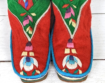 Traditional tribal Mongolian wool felt colorful embroidered Tibetan boots