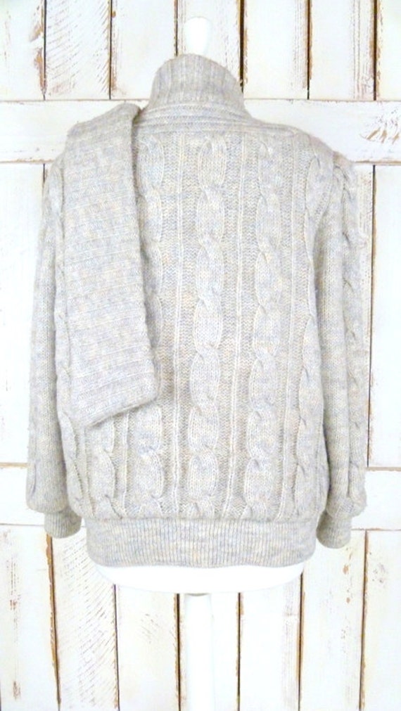 Vintage chunky cable knit ivory/cream sweater coa… - image 3