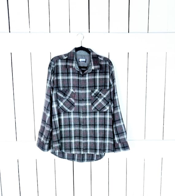 Vintage grey tartan plaid wool button down flanne