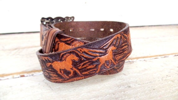 Vintage Wrangler brown tooled horse leather belt/… - image 5