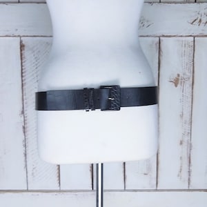 Vintage breed bruin lederen riem/grote reliëf