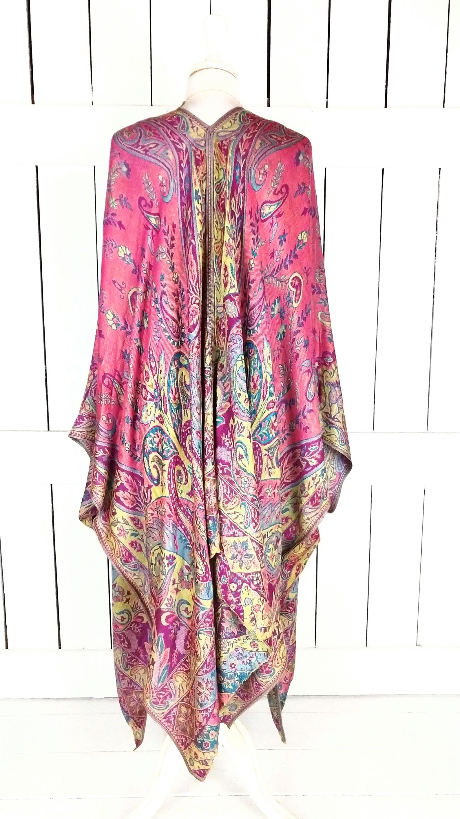 Paisley pink floral silk pashmina kimono cover up/woven | Etsy