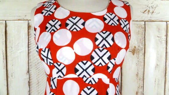 Vintage 60s red/black/white polka dot graphic lon… - image 2