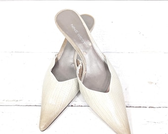 Vintage cream leather pointy toe kitten heel mules