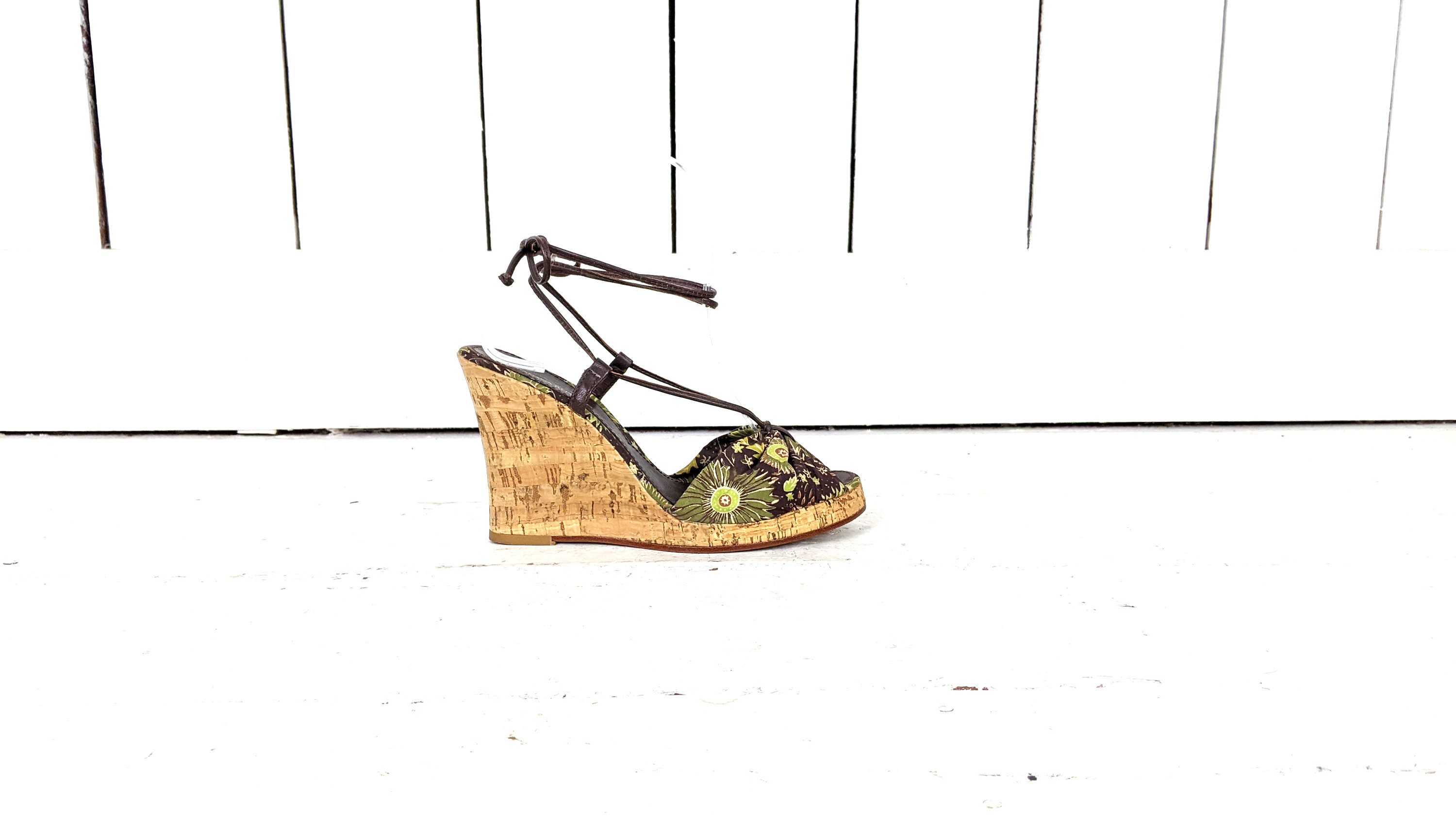 Amazon.com | Gentle Souls Womens MADYLYN BANANA LEATHER 5  Banana Wedge sandals Heels Sz: 8.5 39 New main image 1