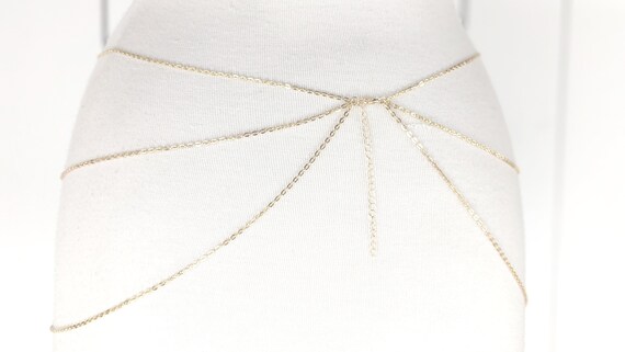 Gold Metal Chain Link Dainty Lightweight Skinny Belly Chain  display picture 1