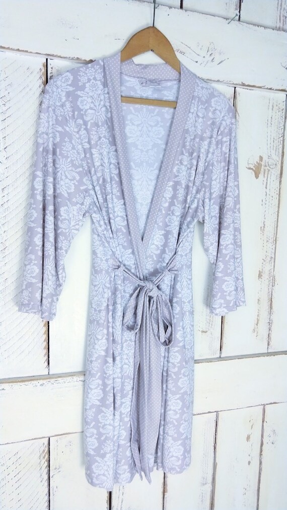 90s vintage floral mid length lightweight robe/pe… - image 2