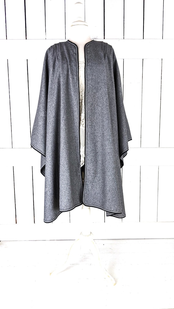 Vintage Windsmoor grey wool blanket poncho cover u