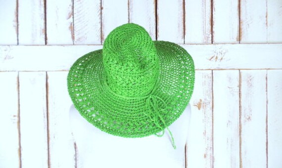 Vintage Scala green crochet woven straw knit flopp