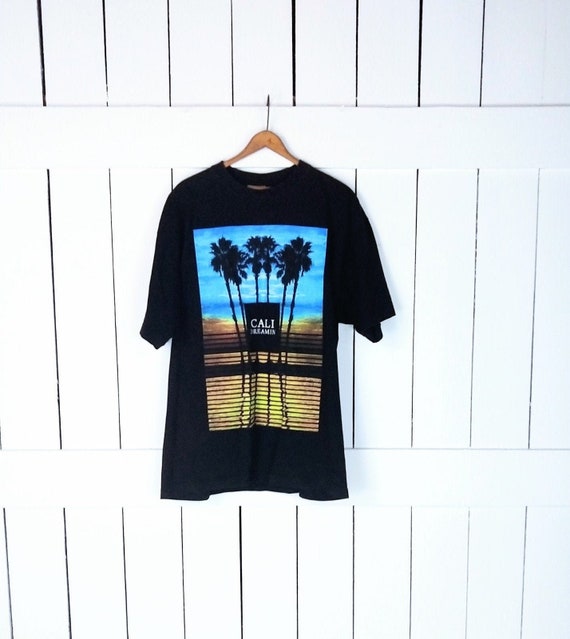 Black California Dreamin palm tree graphic tee shi