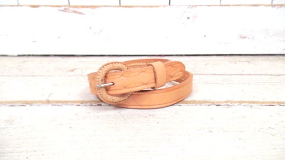 Vintage Brown Southwestern Style Tooled Woven Leather Belt  display picture 2