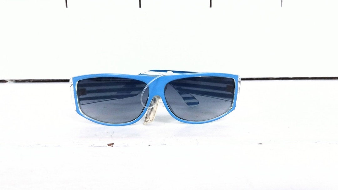 Vintage Blue Clear Striped Wide Band Plastic Sunglasses - Etsy display picture 2