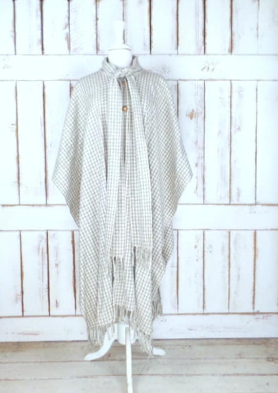 Vintage ivory/grey checkered plaid wool fringe po… - image 1