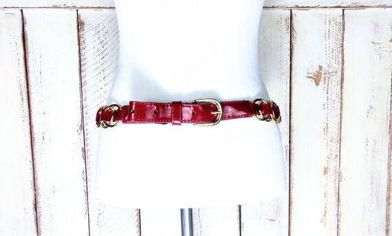 VINTAGE Gold Chain Belt Size Small Red Leather Metal‎ Link Ladies 90s Fashion VINTAGE Gold Chain Belt Size Small Red Leather Metal Link  main image 3