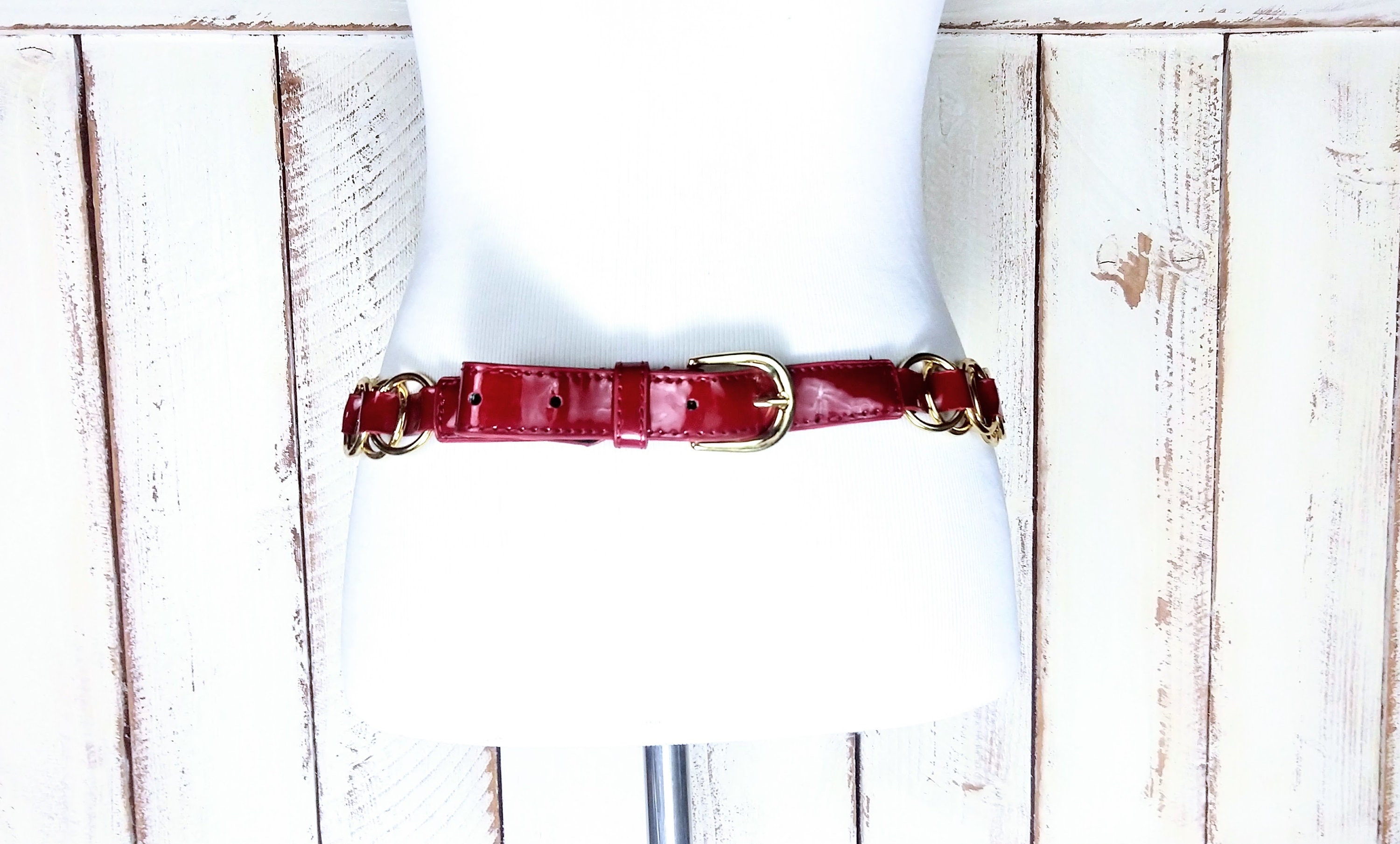 Vintage Unbranded Red Leather & Gold Tone Chain Belt W/ medallion Size 26\