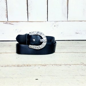 90s black leather horseshoe buckle belt