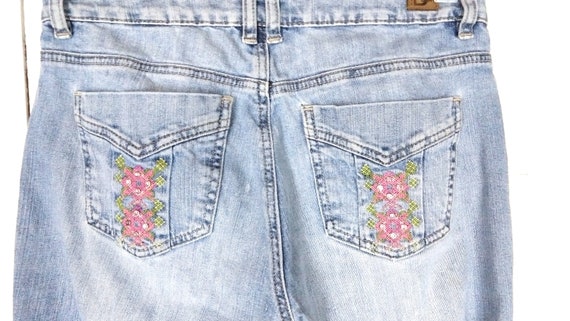 Vintage DKNY Jeans embroidered cropped light blue… - image 3