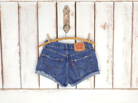 Vintage Levis 501 high waist cut off denim shorts… - image 3