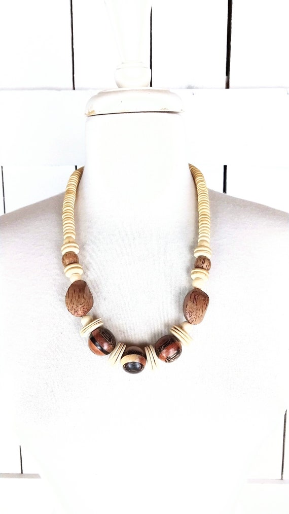 Chunky wood bead necklace/vintage wooden tribal/bo