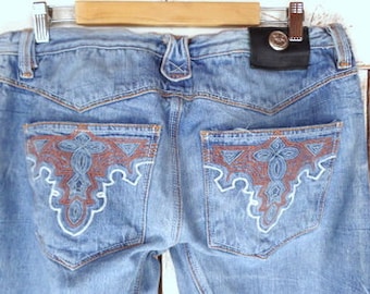 Vintage light blue bleached/faded boot cut denim jeans/western style stitch/seam/embroidered jeans/34
