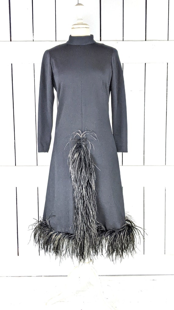 Vintage black knit long sleeve ostrich feather coc