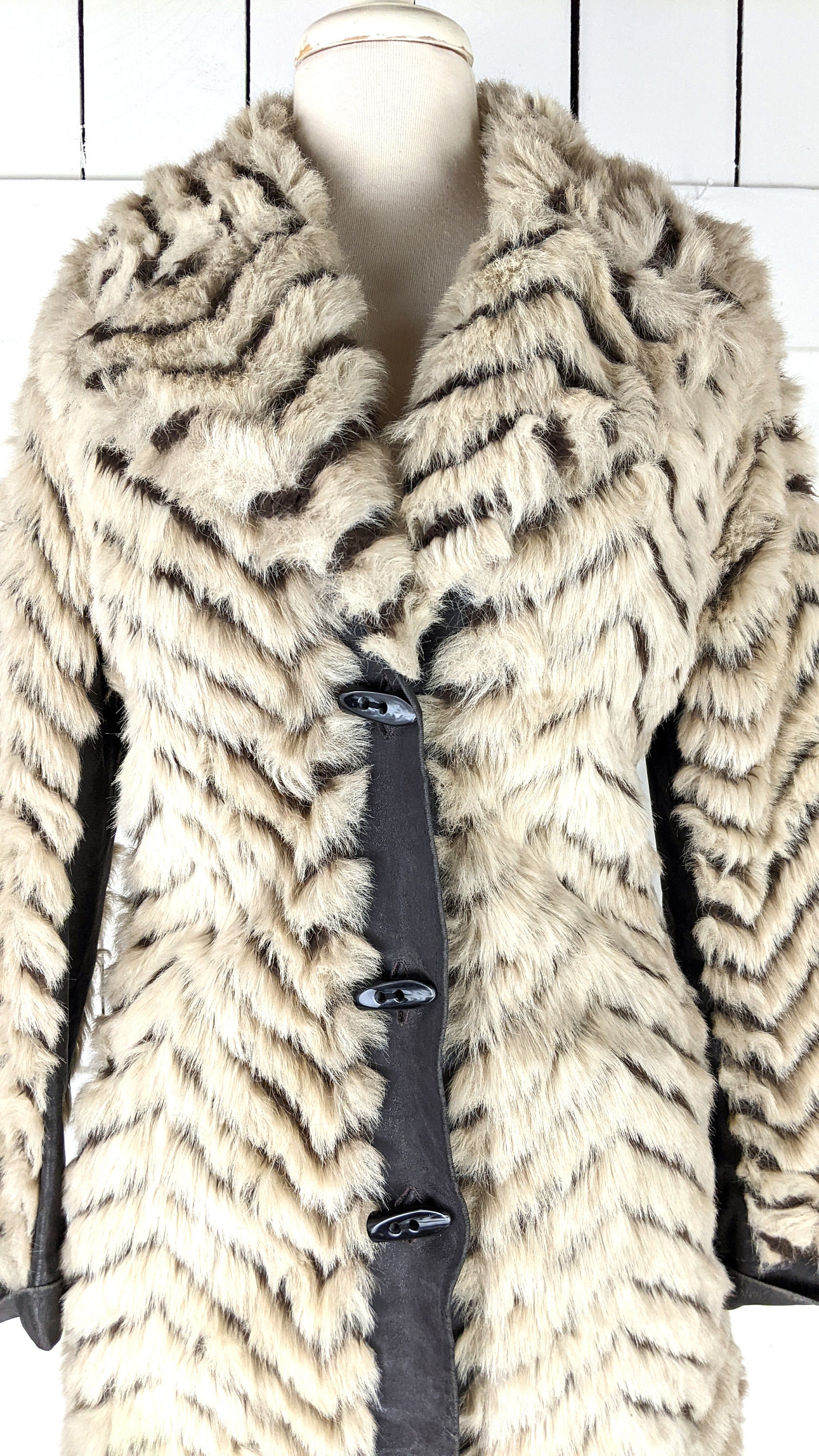 Vintage Chevron Striped Chunky Faux Fur Leather Trim Midi Vintage Chevron Striped Chunky Faux Fur Leather Trim Midi