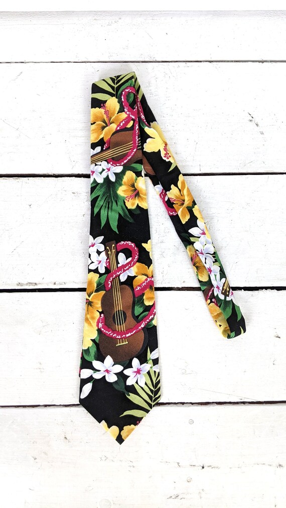 Vintage hawaii ukulele floral Gem