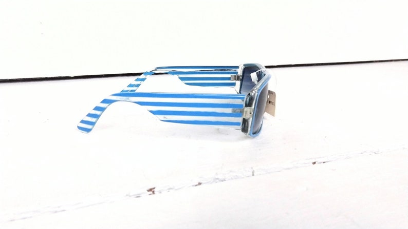 Vintage blueclear striped plastic sunglassesstriped wide band sun glassesFashion Optics
