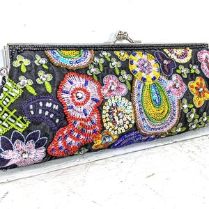 90s vintage Aldo black satin floral embroidered beaded evening clutch purse bag
