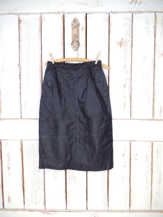 Vintage black leather fitted high waisted knee le… - image 3