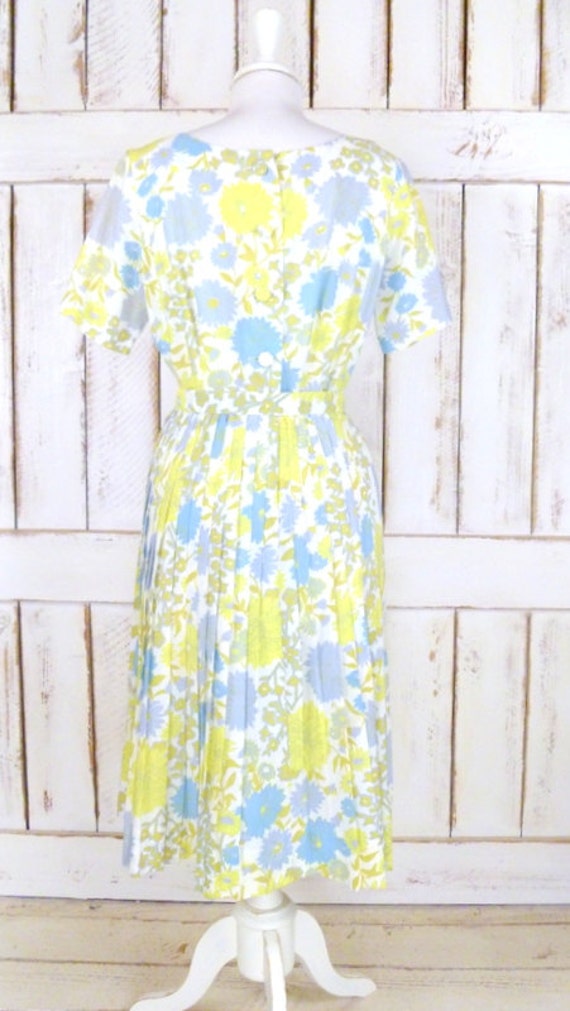 50s vintage yellow/blue floral pleated day dress/… - image 3