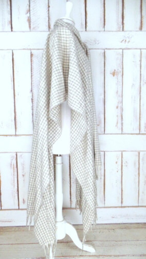 Vintage ivory/grey checkered plaid wool fringe po… - image 4