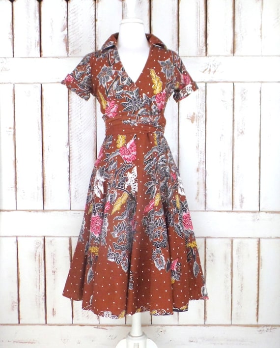 Vintage Bali brown cotton batik tribal print flora