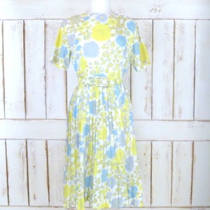 50s vintage yellow/blue floral pleated day dress/short sleeve belted 1950s midi dress