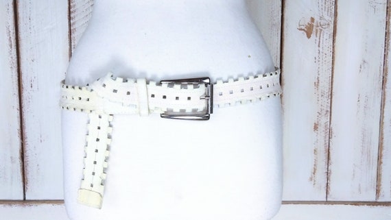 White/ivory distressed faux leather cut out belt/… - image 3