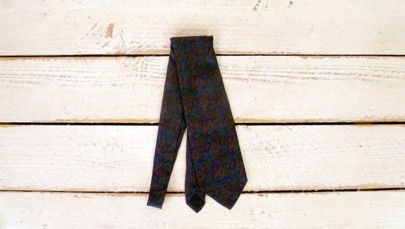 Vintage dark blue paisley silk tie/red paisley vi… - image 1