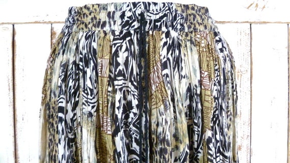 Vintage tribal safari print gauzy maxi skirt/crin… - image 3